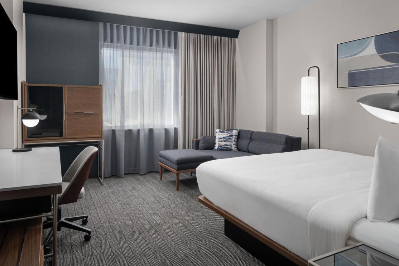 Courtyard By Marriott Downtown Calgary