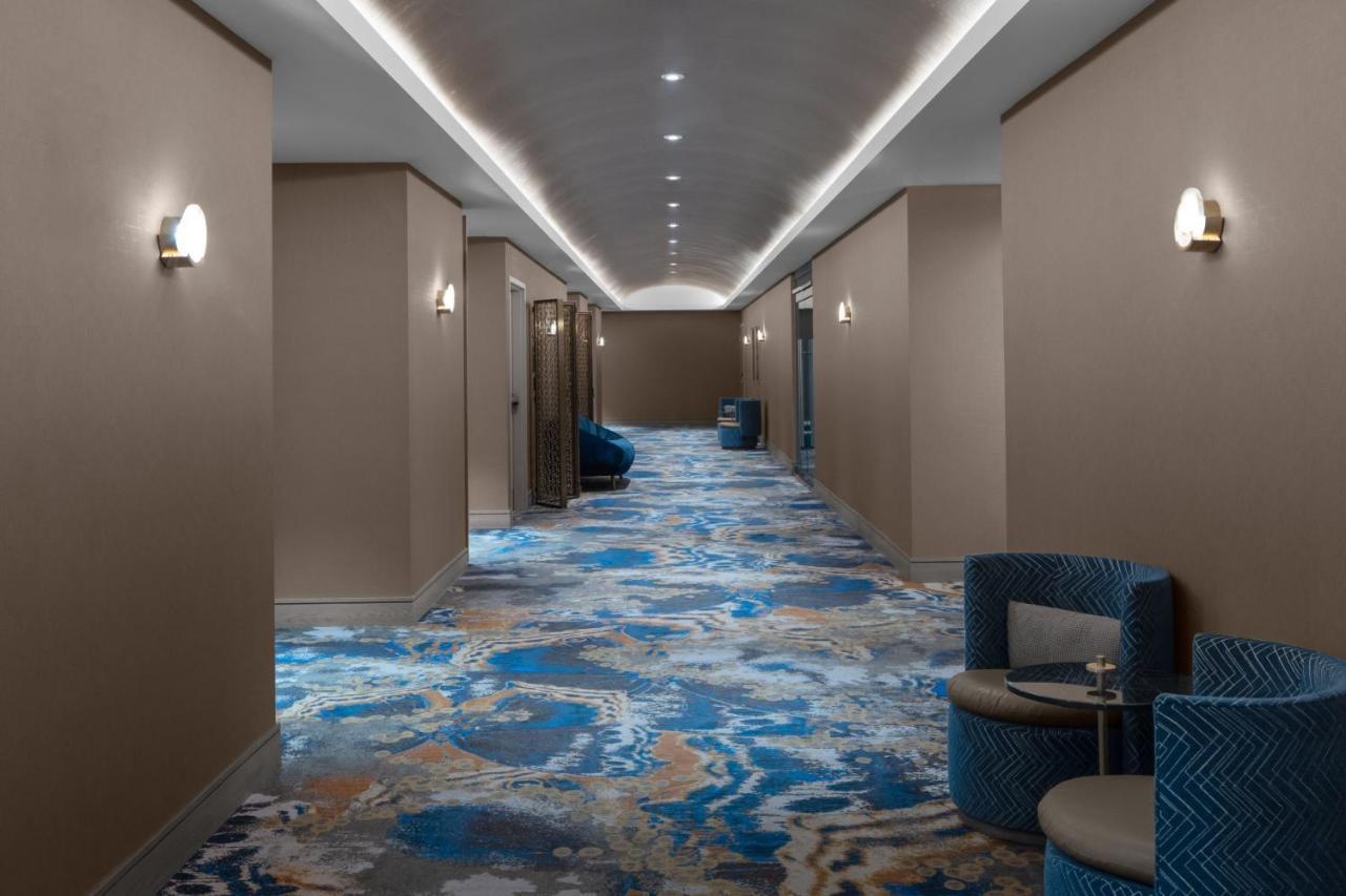 Courtyard By Marriott Downtown